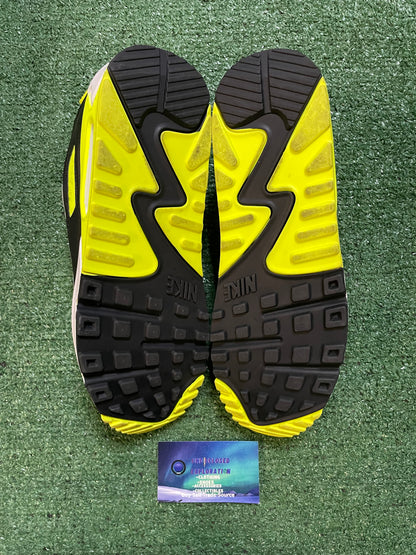 Nike Air Max 90 volt size 10men/11.5women