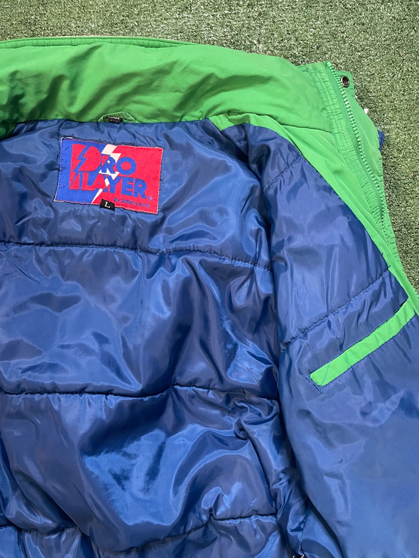 Vintage 1990s Seattle Seahawks pro player puffer jacket