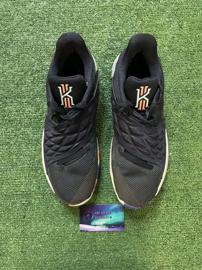 Nike Kyrie 1 low knicks size 10men/11.5women