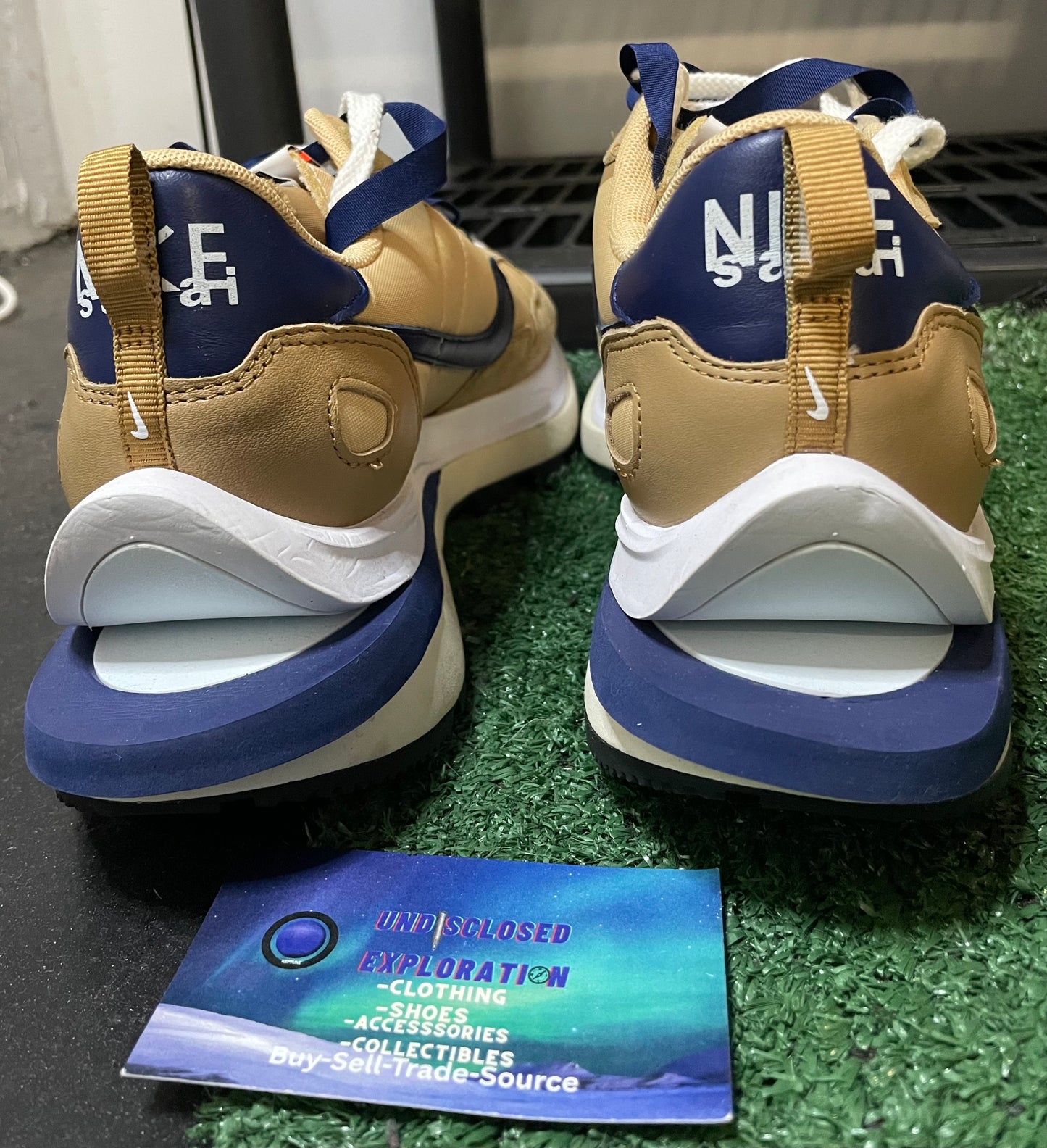 Nike Sacai vaporwaffle sesame blue void size 10men/11.5women