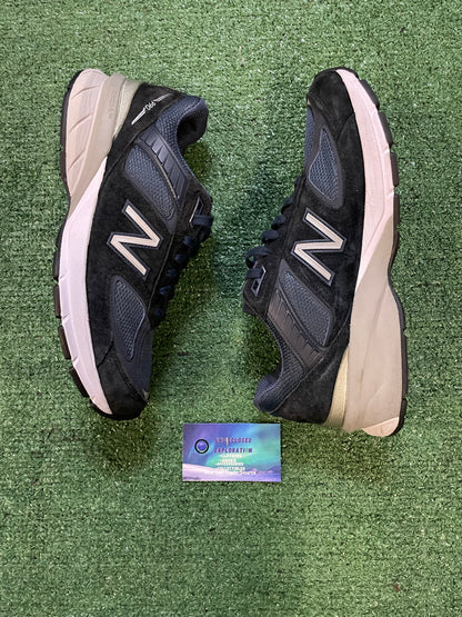 New Balance 990V5 navy blue size 8.5men/10women