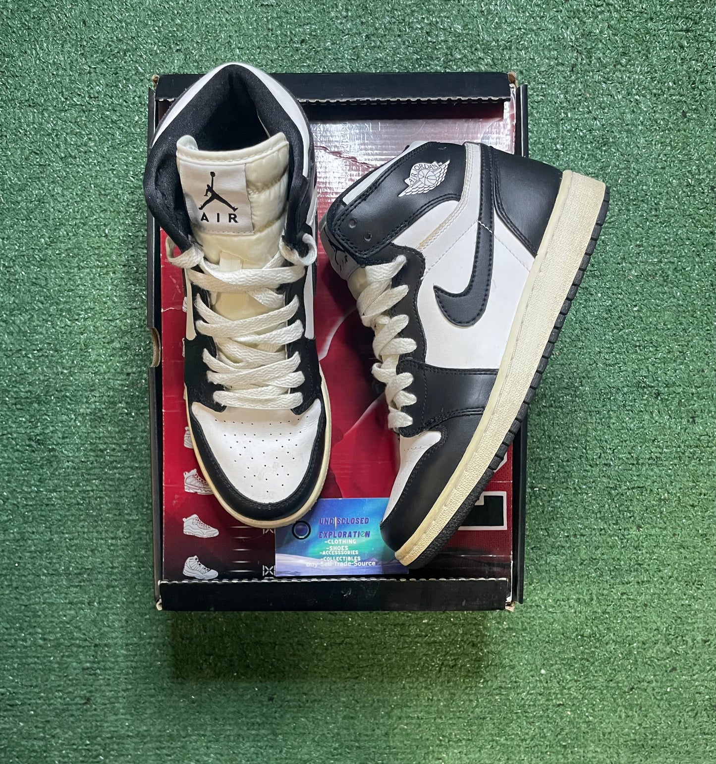 Air Jordan 1 high countdown pack size 5youth/6.5women