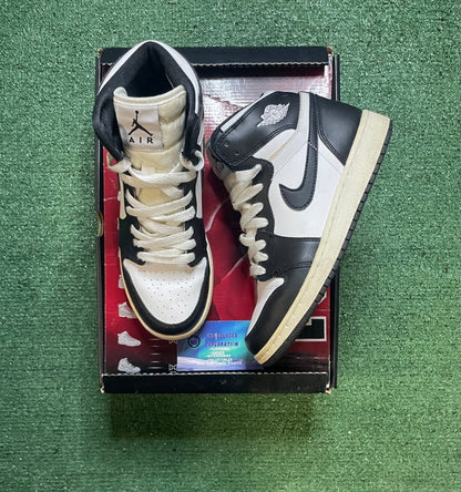 Air Jordan 1 high countdown pack size 5youth/6.5women