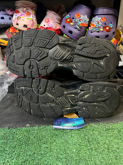 Balenciaga runner triple black size 11men/12.5women(EU 44)