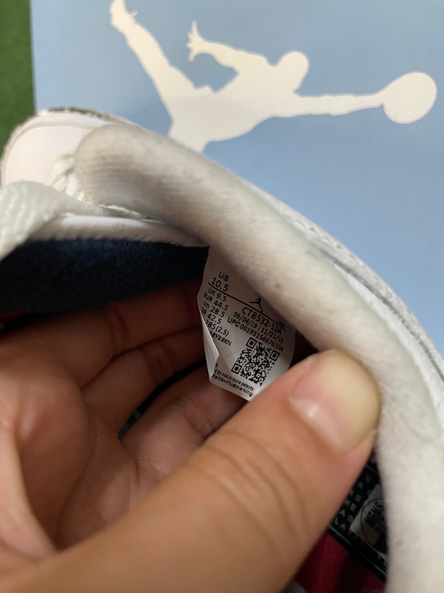 Air Jordan 3 UNC size 10.5men/12women