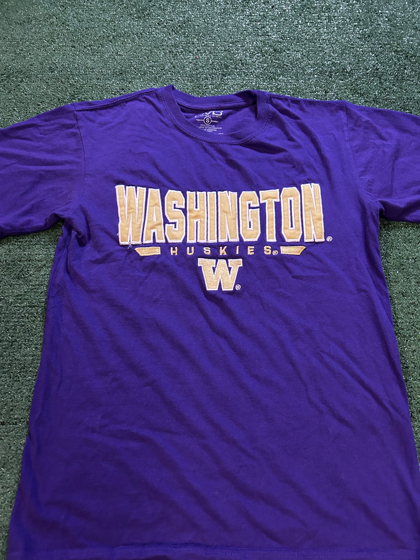 University of Washington UW huskies embroidered tee