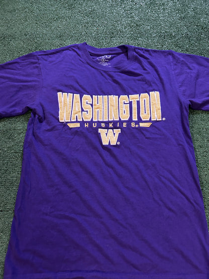 University of Washington UW huskies embroidered tee