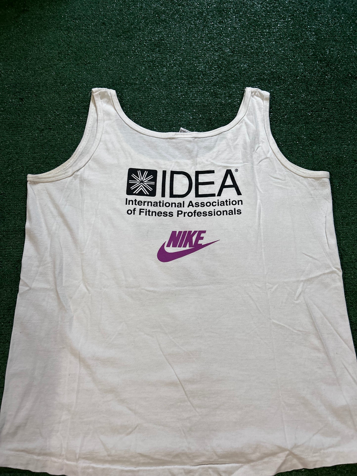 Vintage 1990s Nike world fitness idea tank top