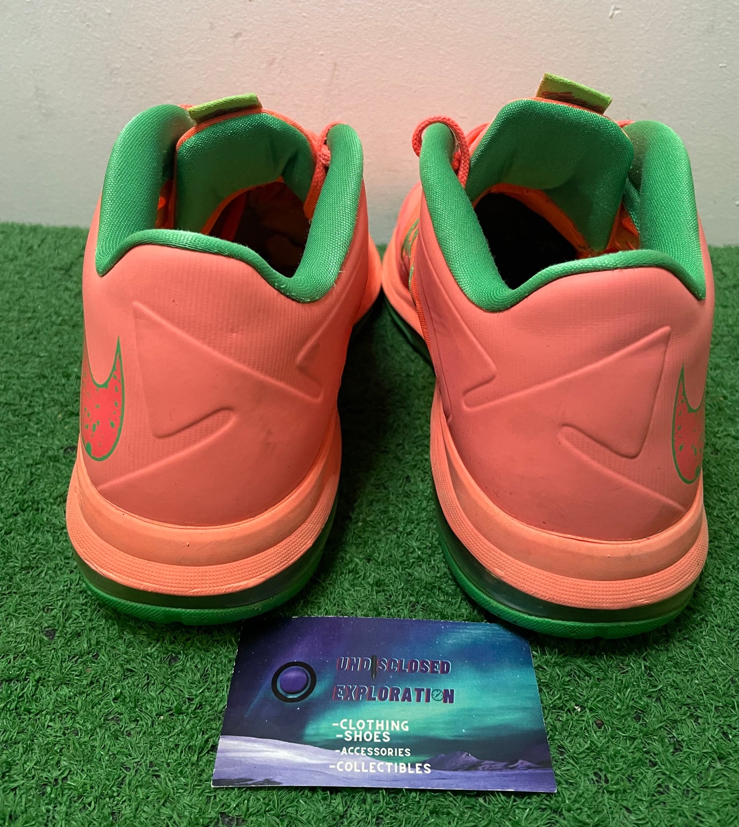 Nike LeBron 10 low watermelon size 11men/12.5women