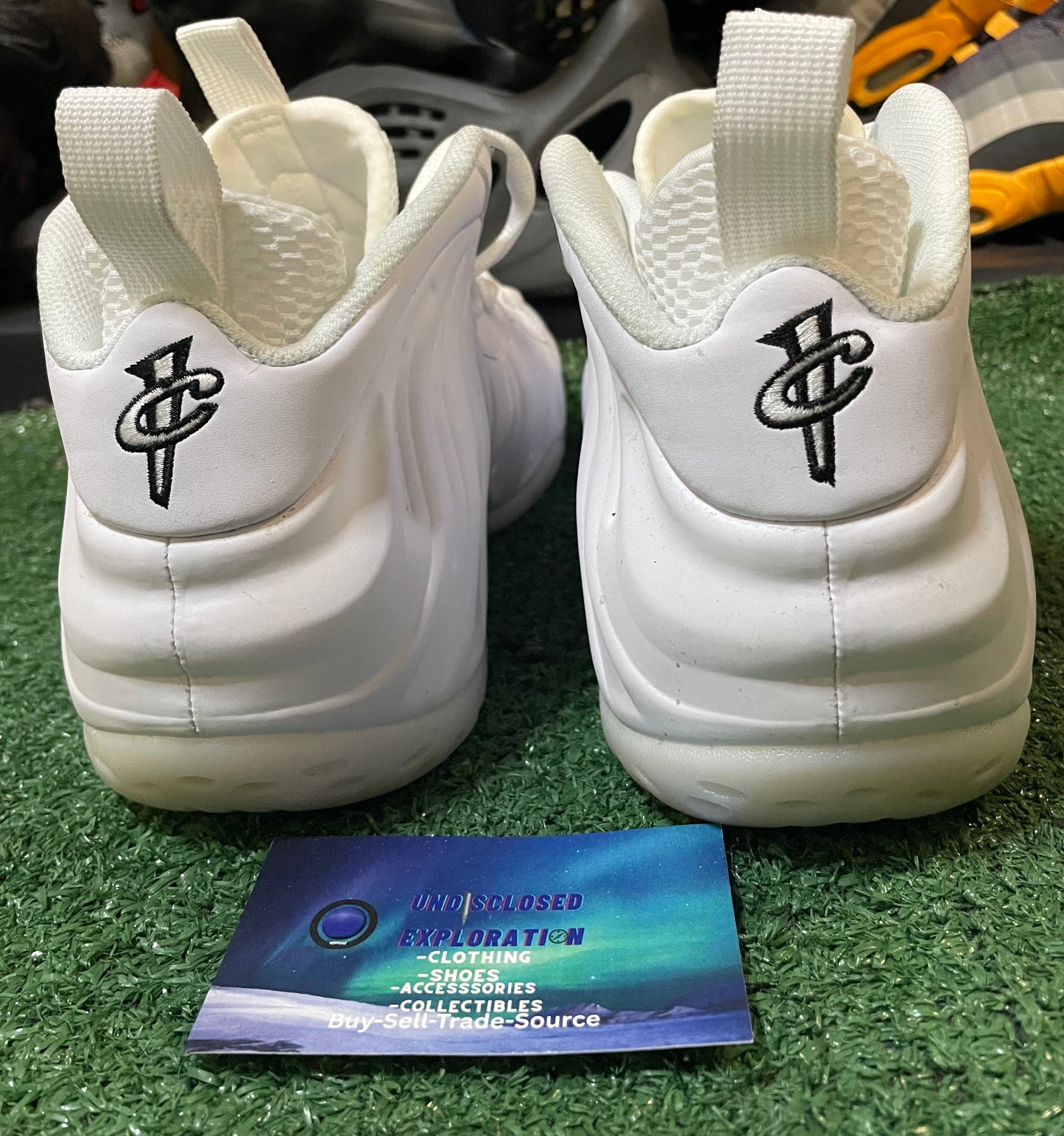 Nike air foamposite one triple white size 9.5men/11women