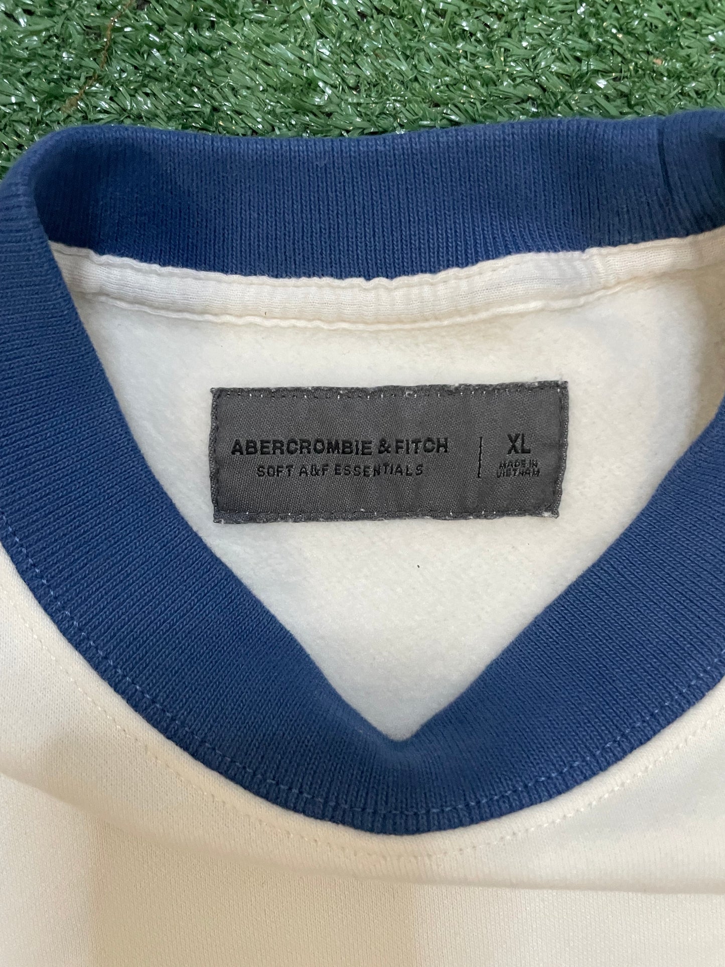 Abercrombie prince crewneck