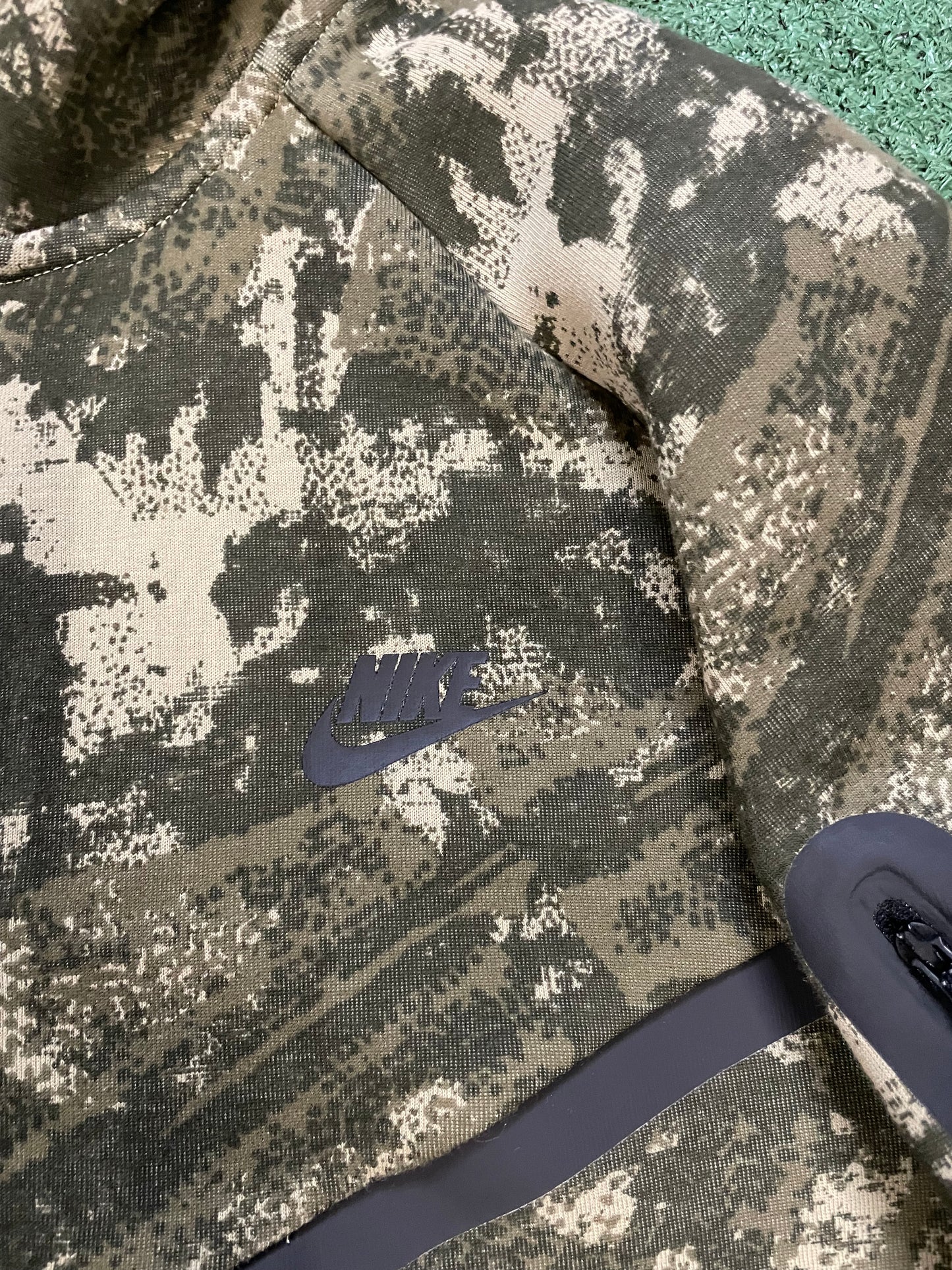 Nike tech fleece green camo hoodie