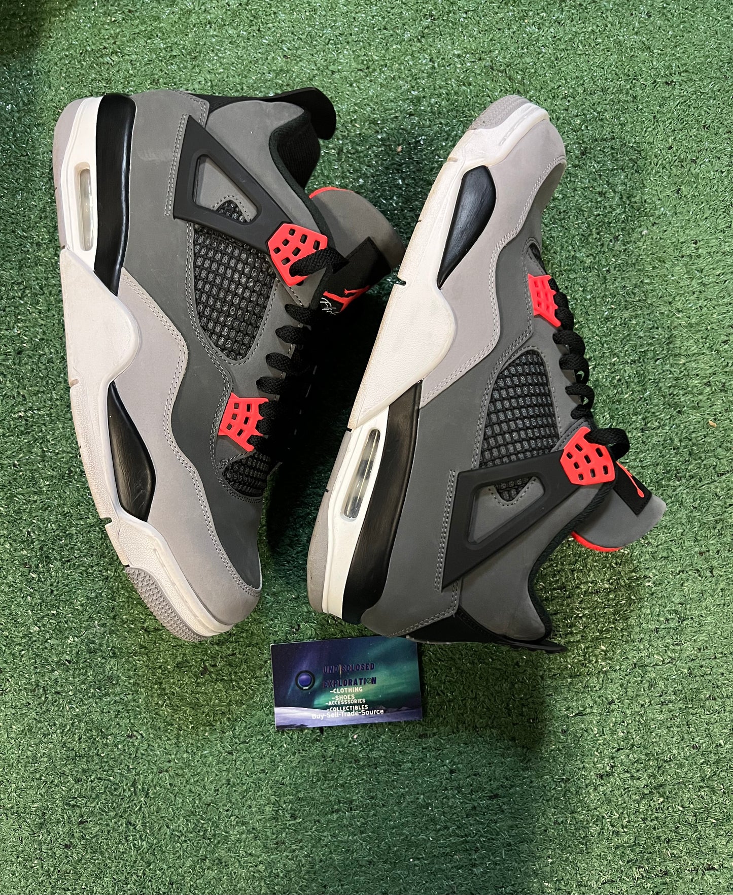 Jordan 4 Infared size 11men/12.5women