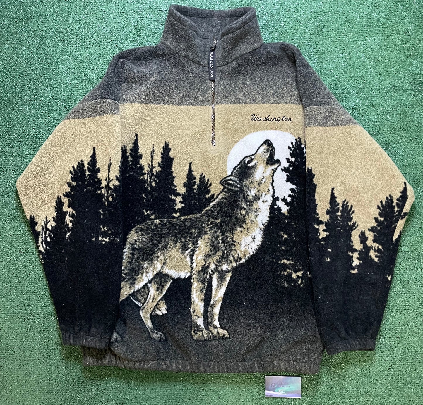 Vintage 1990s Washington wolves all over print quarter zip