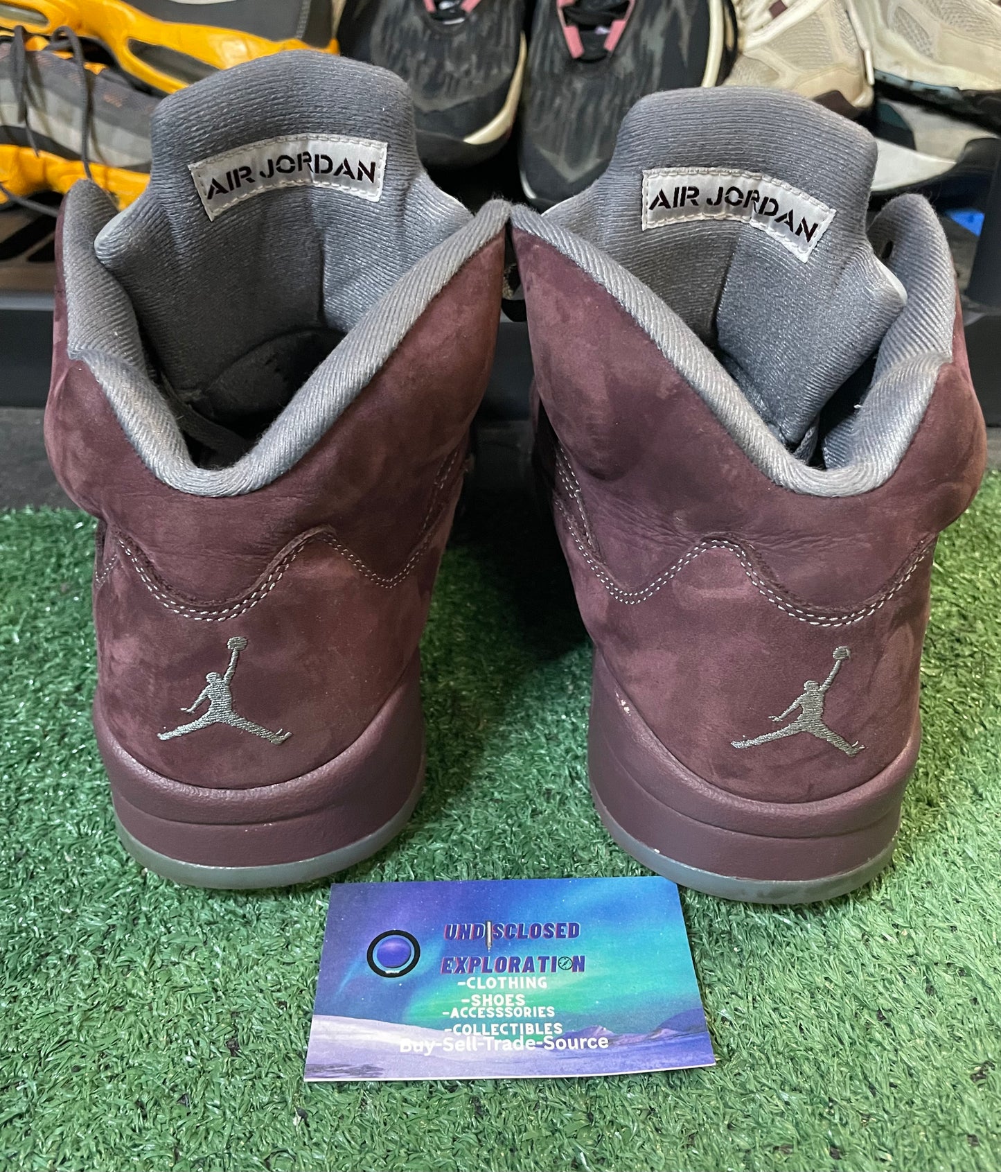 Air Jordan 5 burgundy size 11men/12.5women