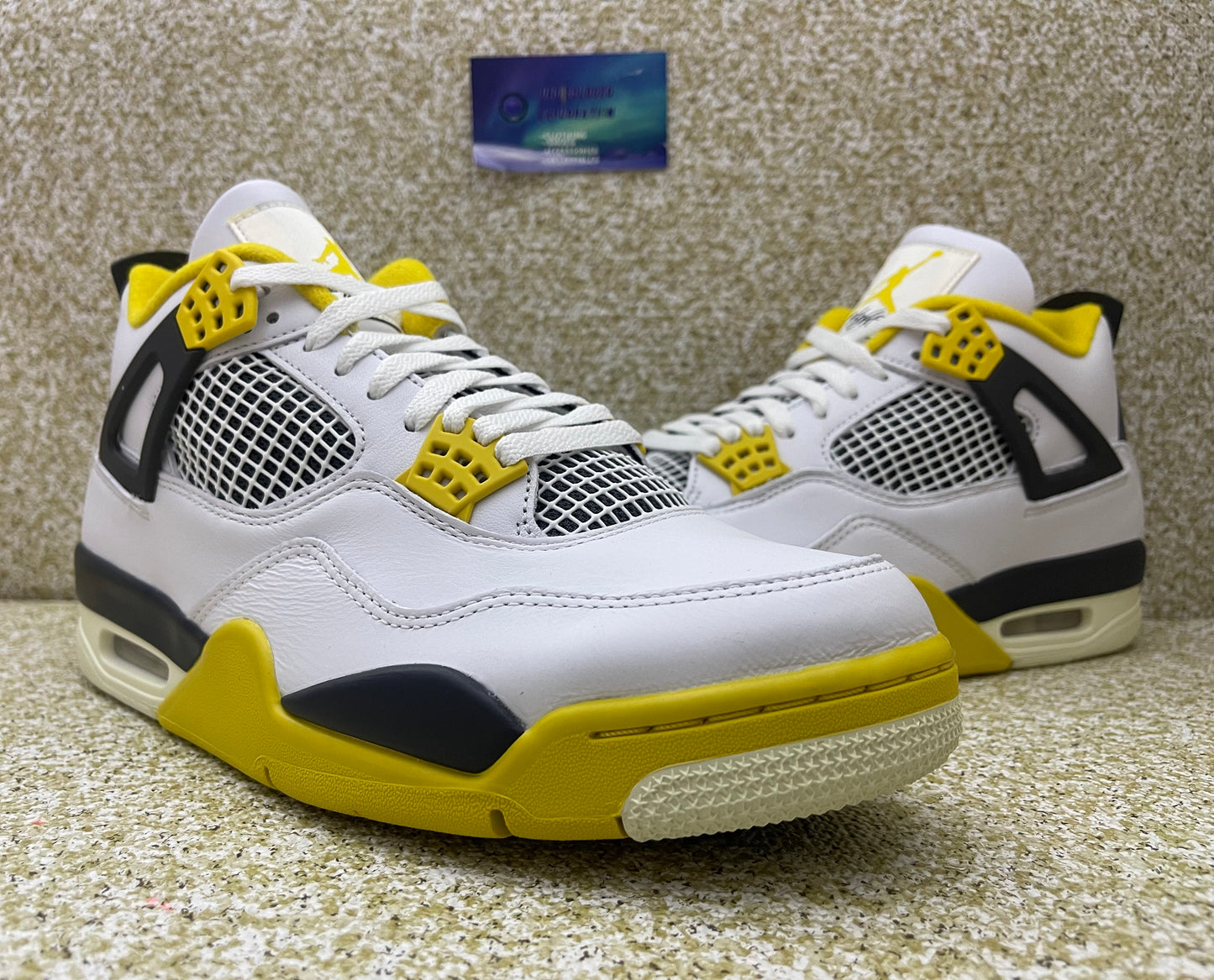 Jordan 4 Vivid Sulfur