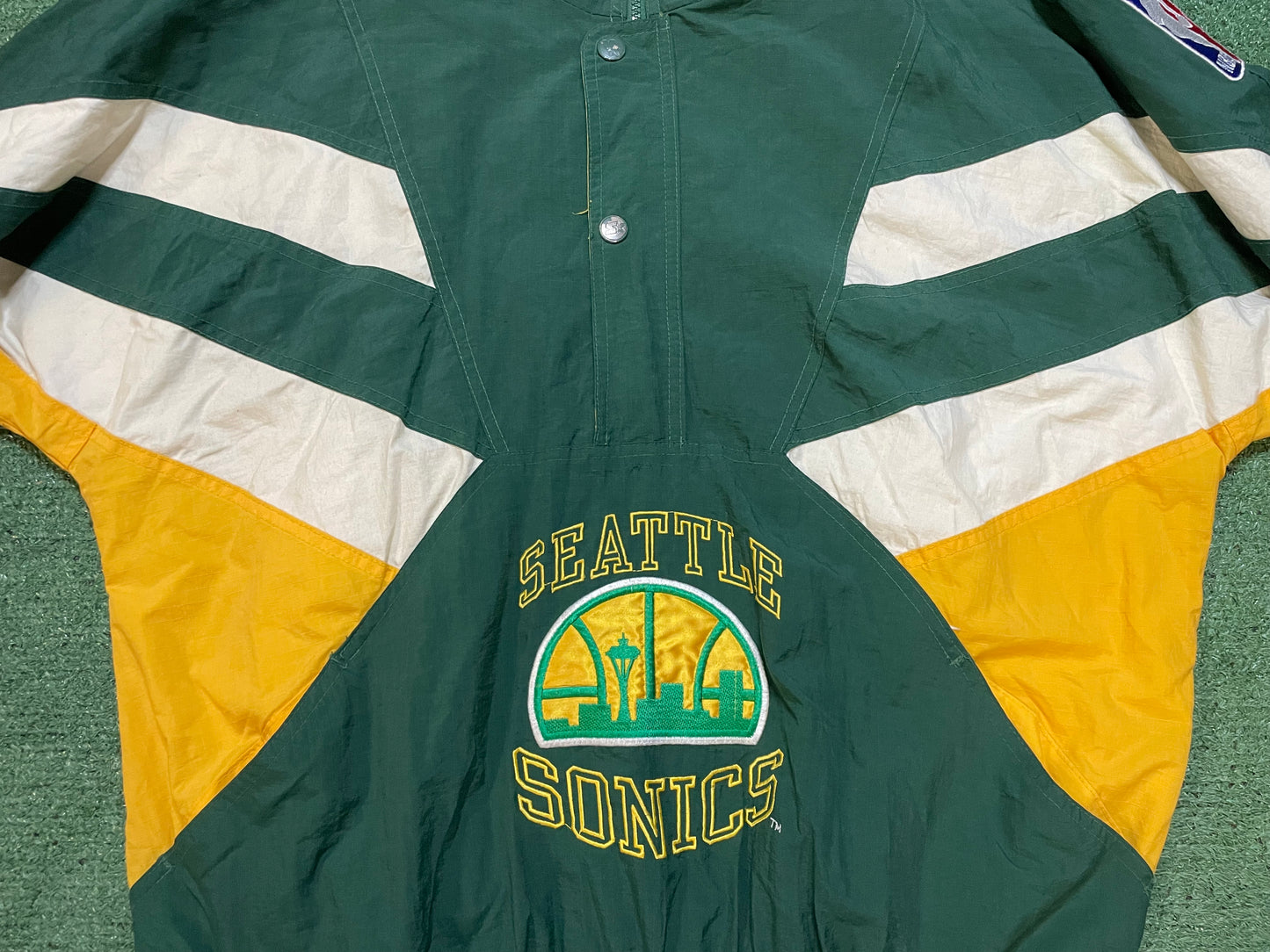 Vintage 1990s Seattle Sonics SuperSonics starter jacket