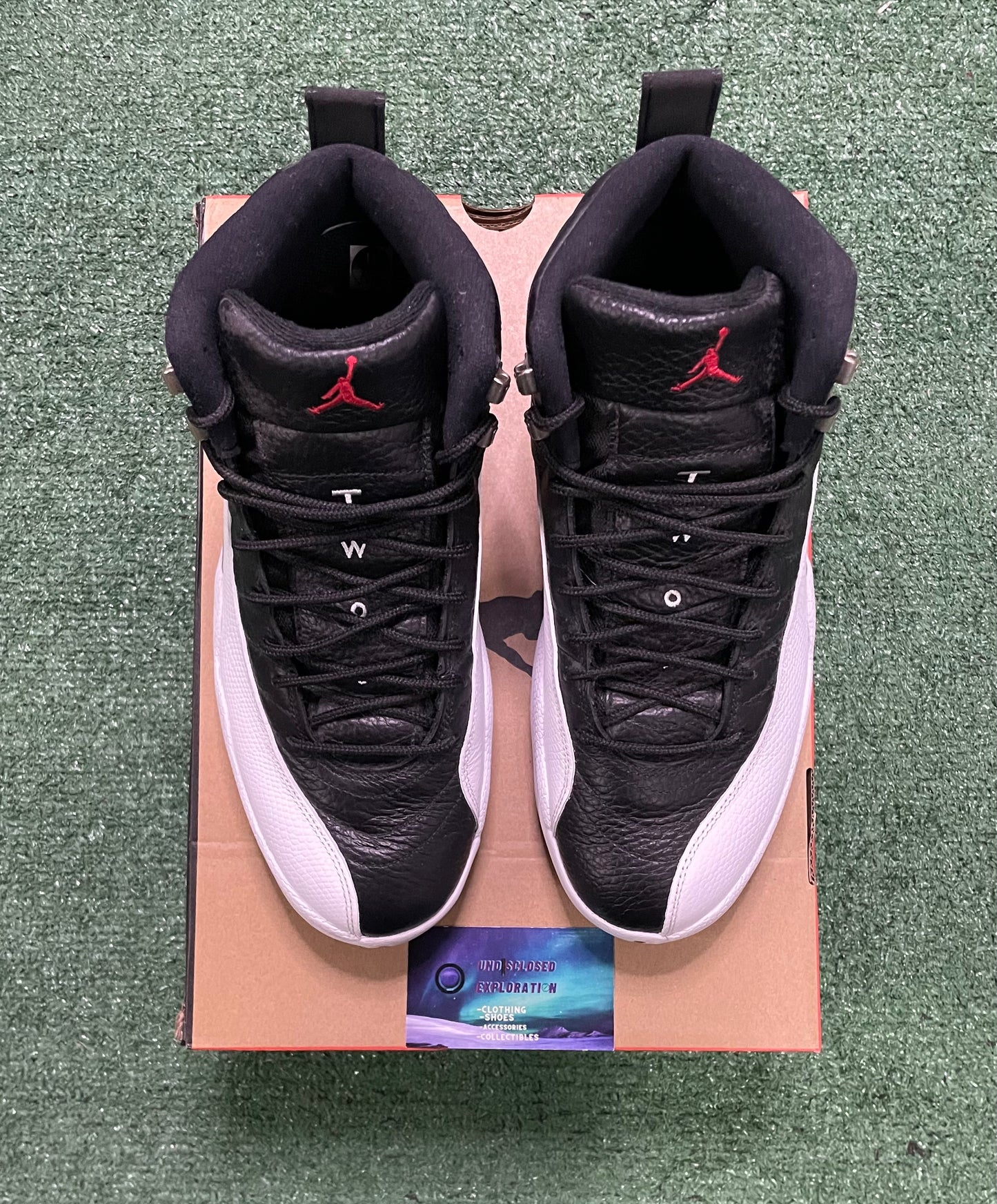 Air Jordan 12 playoffs 2022 size 11men/12.5women