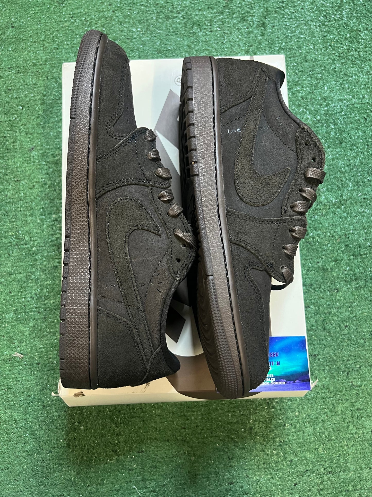 Jordan 1 low Travis Scott velvet brown size 11men/12.5women