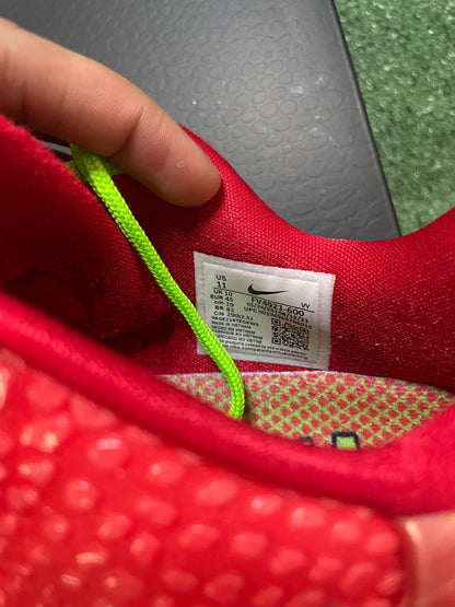 Kobe 6 reverse grinch size 11men/12.5women