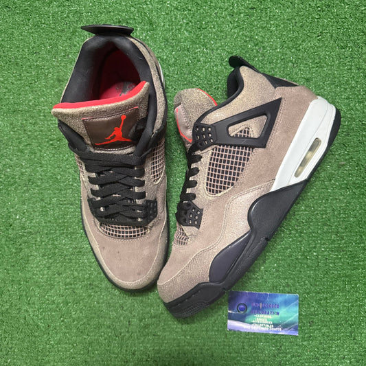 Jordan 4 Taupe Haze 10.5 Men “Preowned”