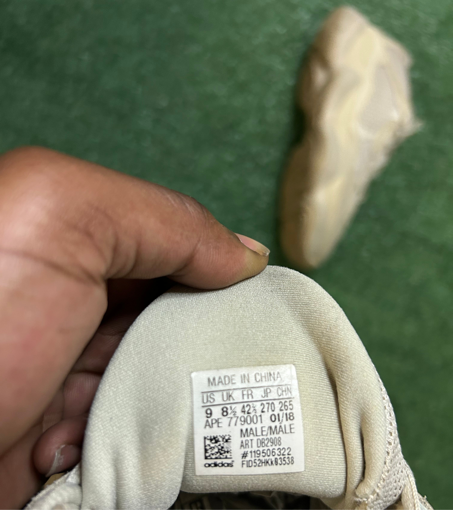 Yeezy 500 blush size 9men/10.5women