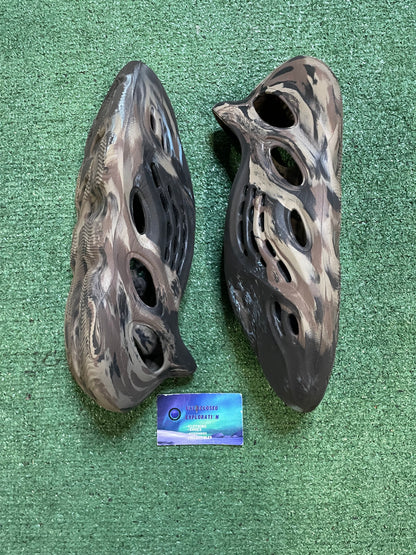 Yeezy foam runner MX cinder size 12men/13.5women