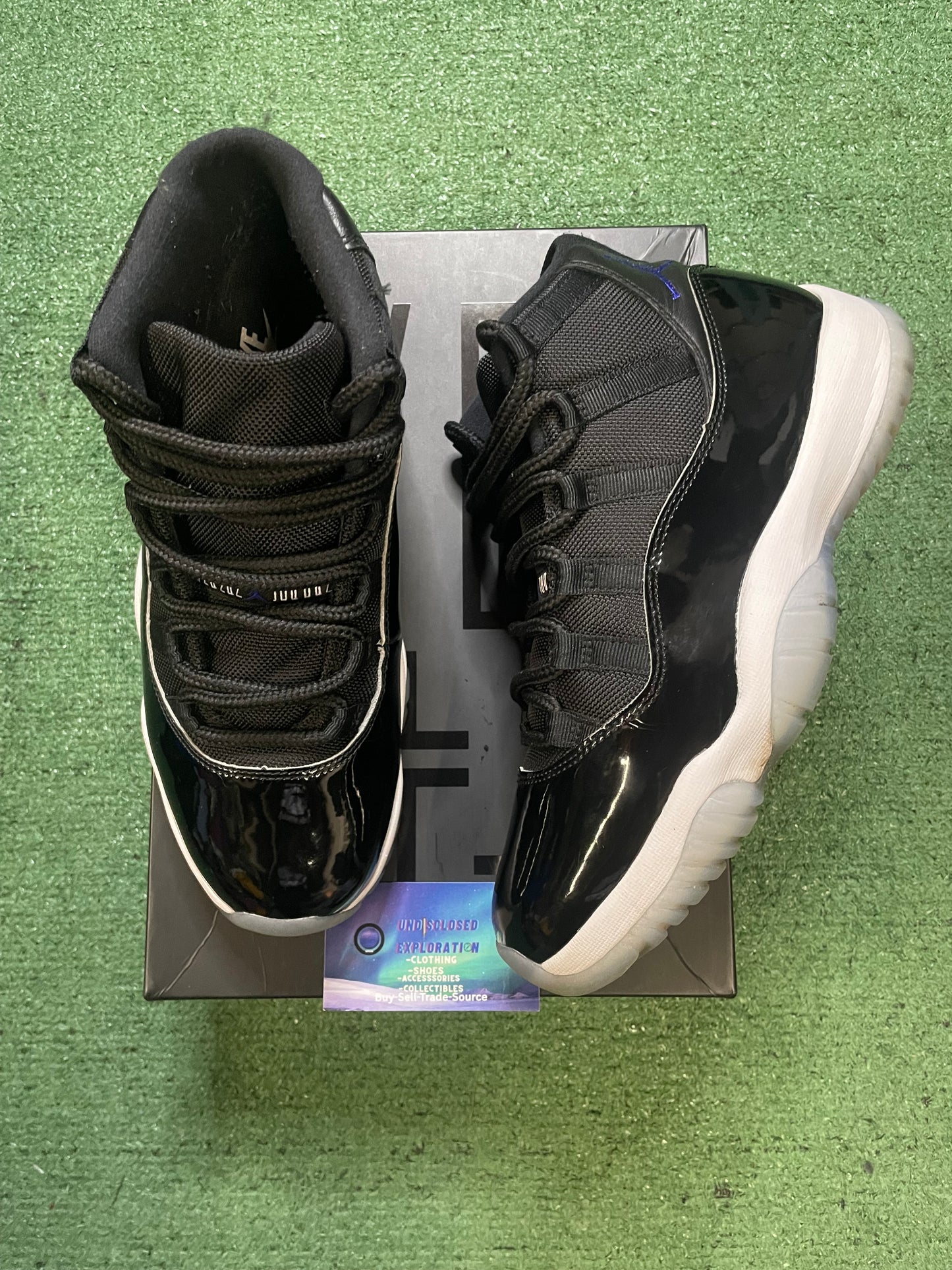 Air Jordan 11 space jam size 8.5men/10women