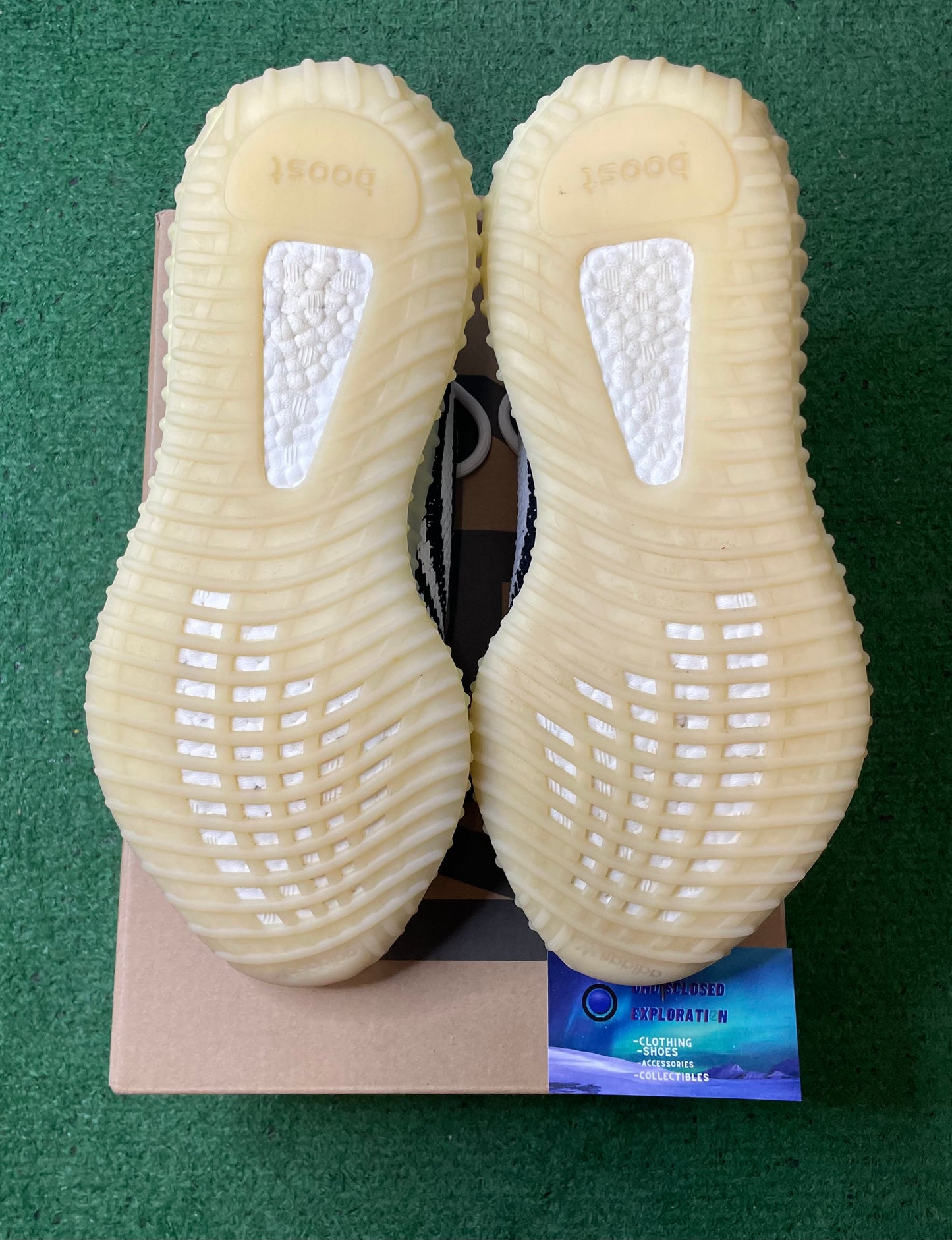 Adidas Yeezy Boost 350 v2 zebra size 10men/11.5women