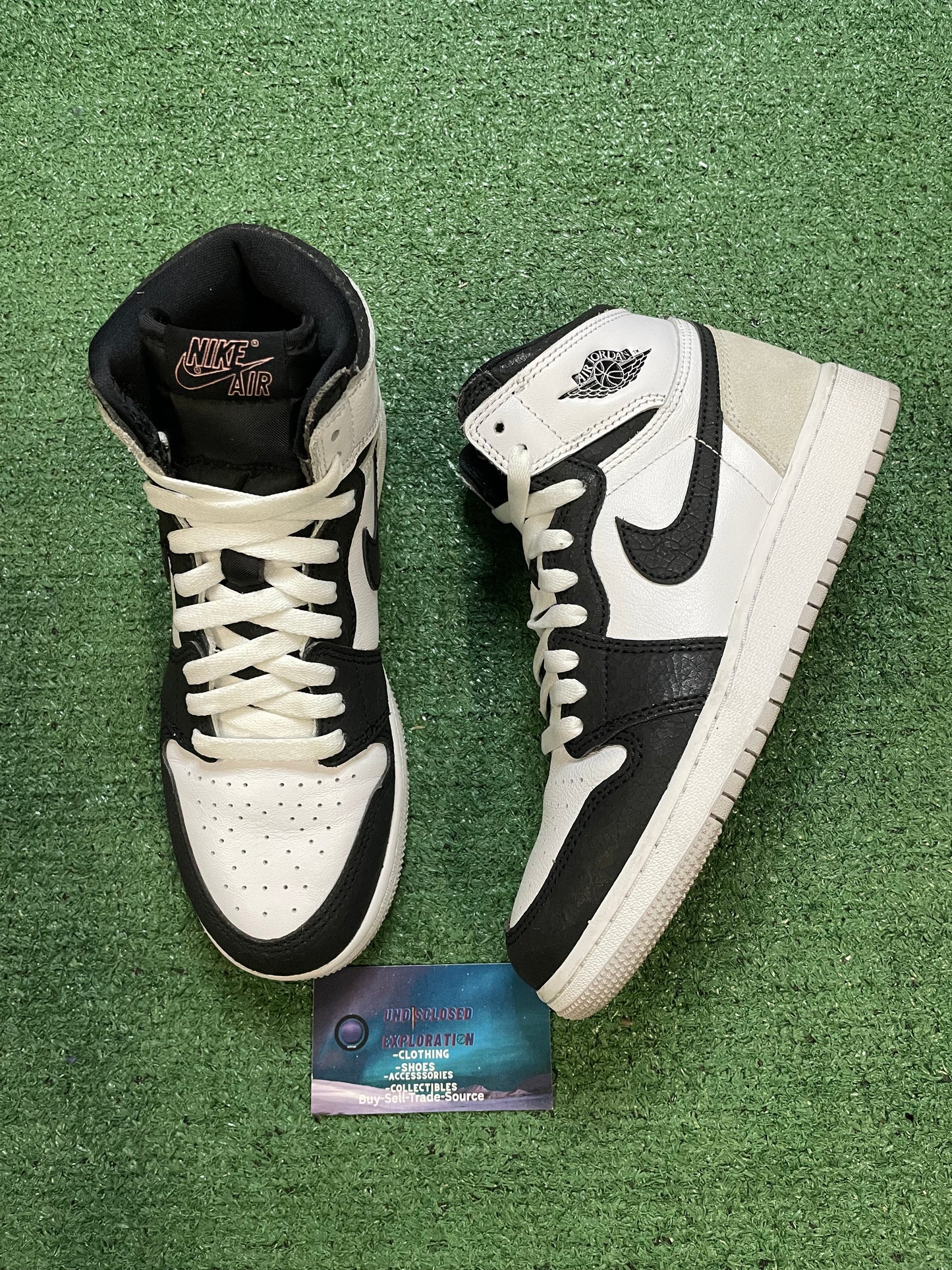 Air Jordan 1 stage haze bleached coral size 5.5youth/7women