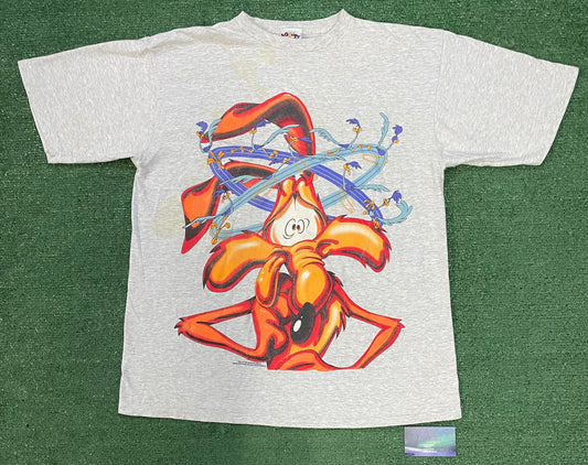 Vintage 1990s Looney Tunes Wile E coyote and roadrunner tee