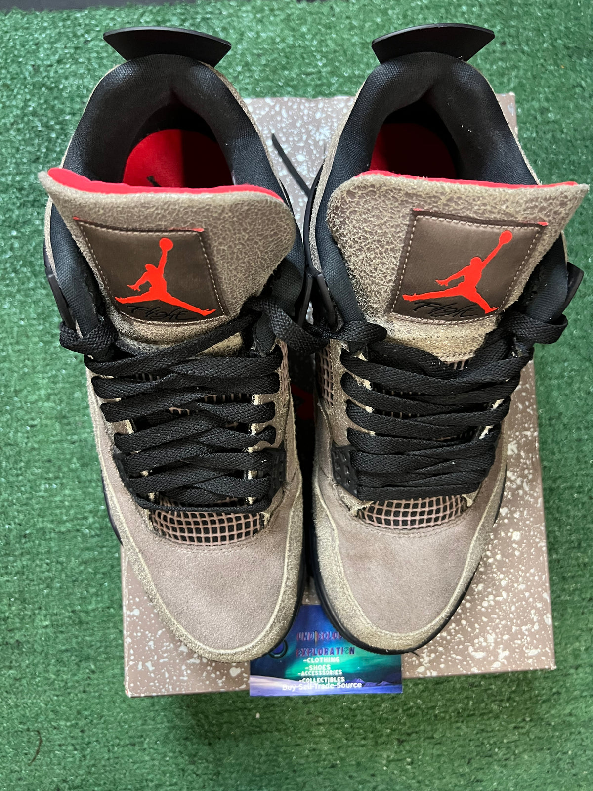 Jordan 4 taupe haze size 10.5men/12women