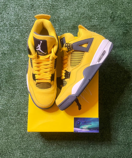 Jordan 4 Lightning 2021 size 8men/9.5women