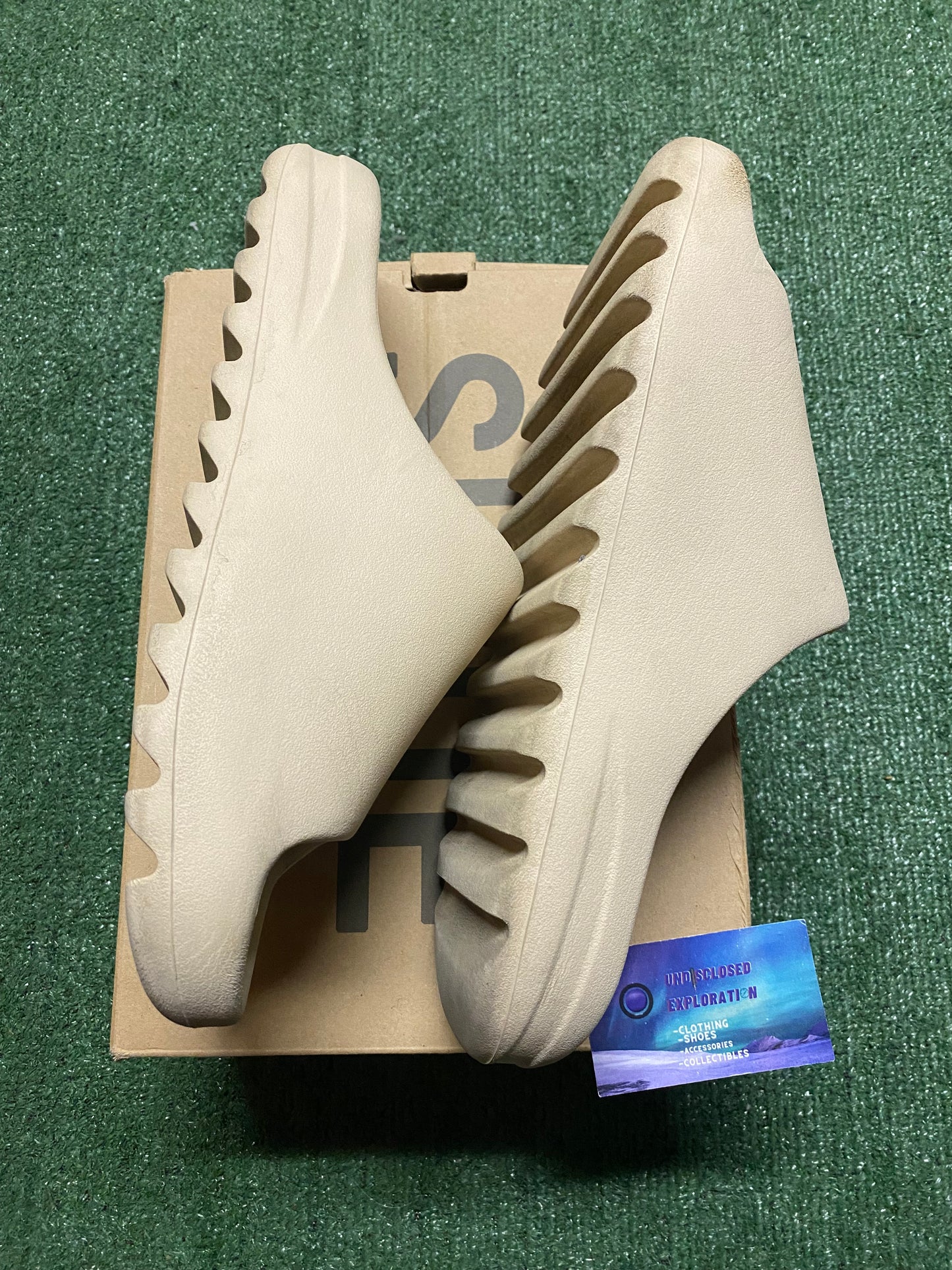 Adidas Yeezy Slide “Bone” size 13men/14.5women