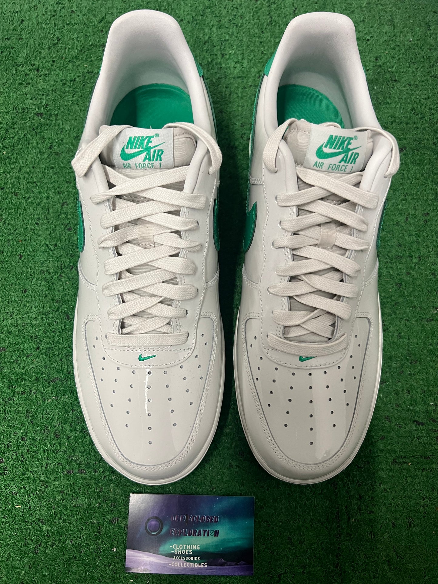 Nike Air Force 1 low platinum tint stadium green