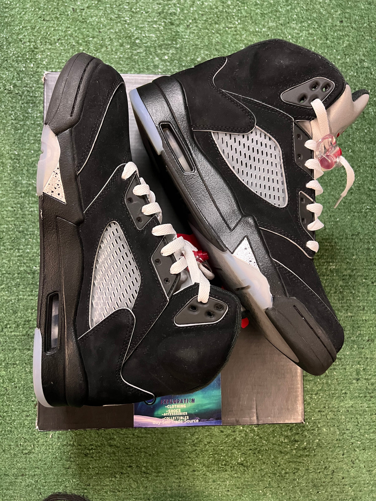 Jordan 5 metallic reimagined size 10.5men/12women