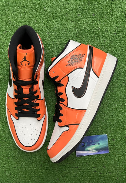 Jordan 1 Mid Orange Turf