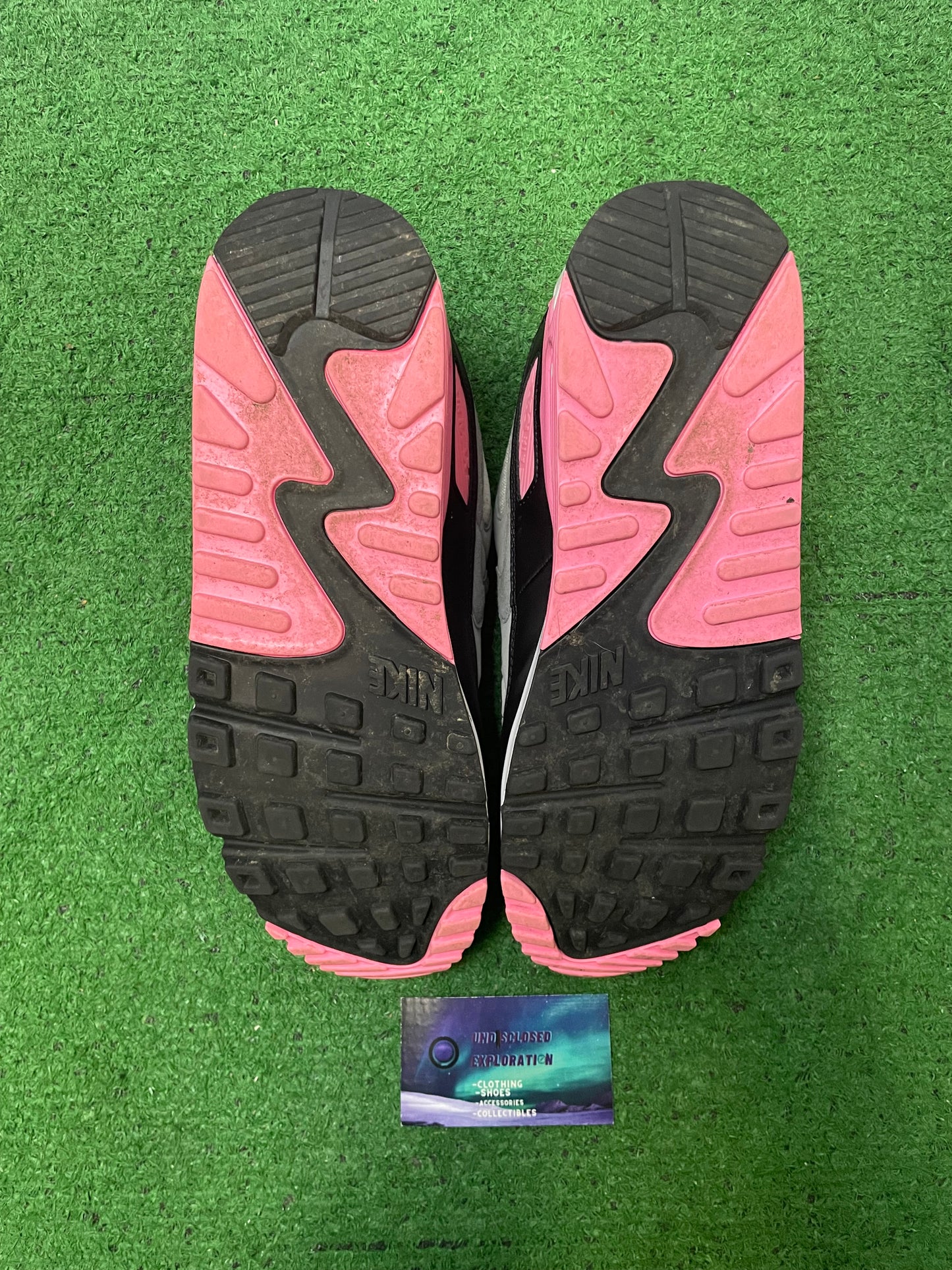 Nike Air Max 90 rose size 11men/12.5women
