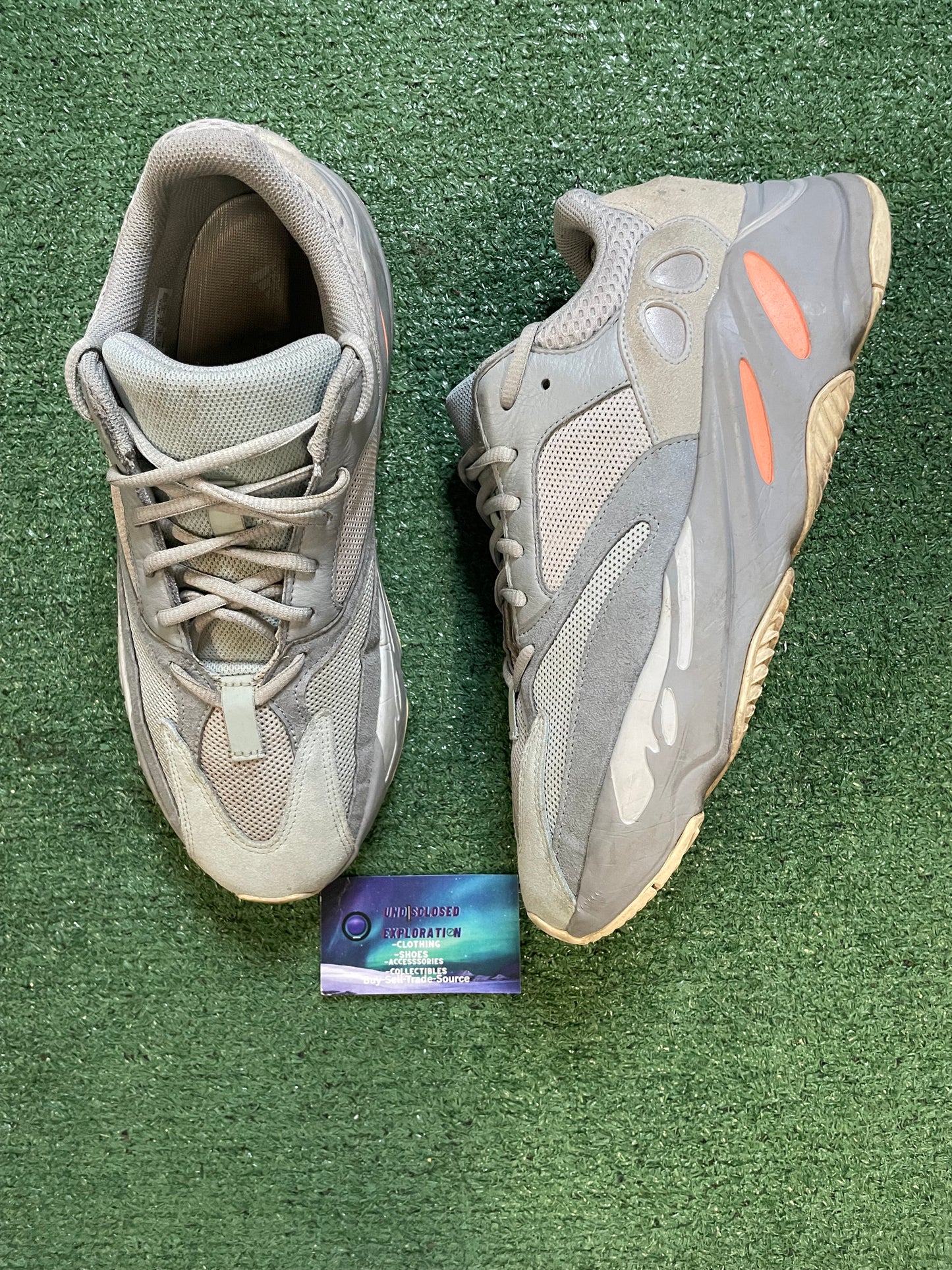 AdidasYeezy 700 interia size 11men/12.5women
