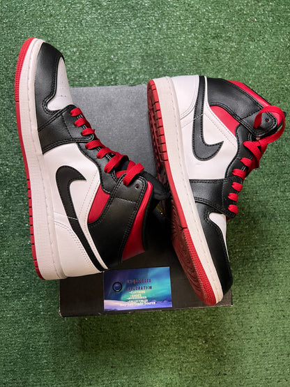 Air Jordan 1 gym red black toe size 8men/9.5women