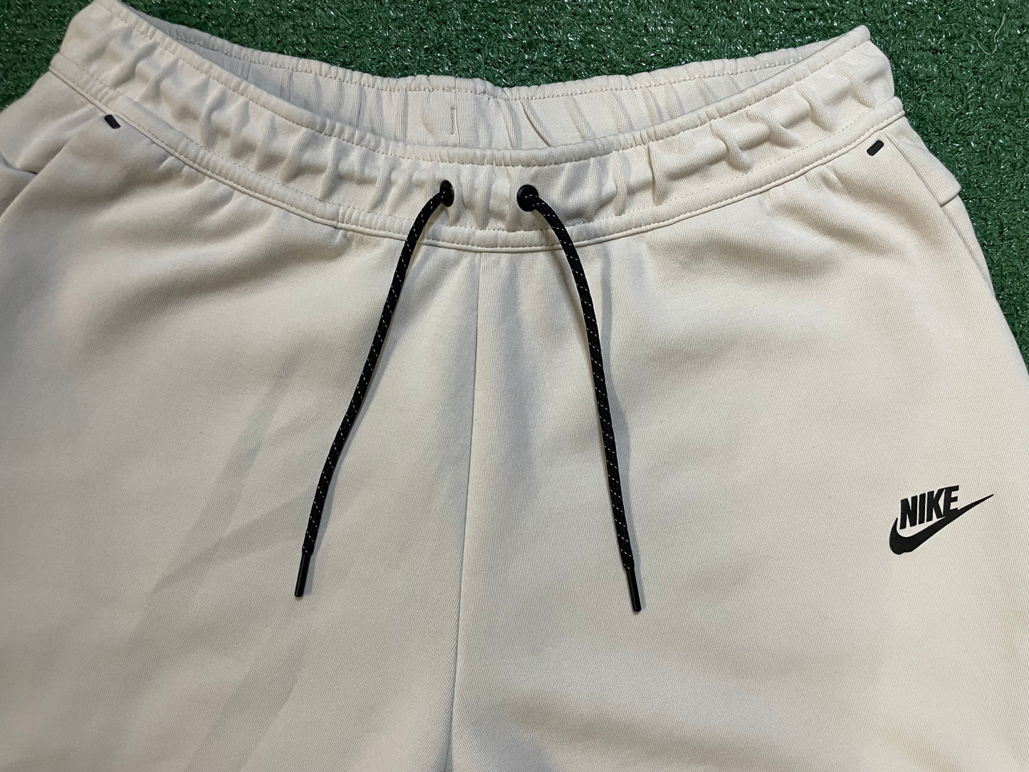 Nike Tech Fleece off white shorts