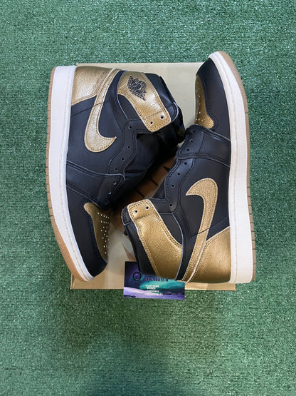 Air Jordan 1 high black metallic gold