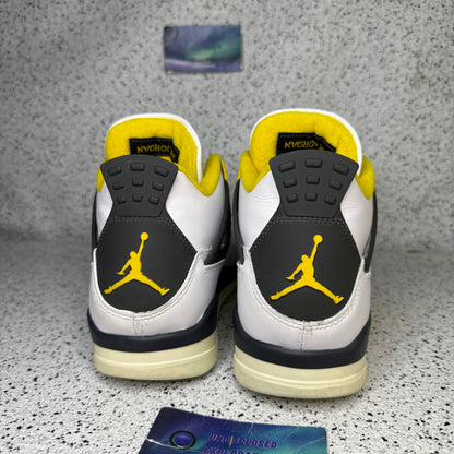 Jordan 4 Sulfur 8.5 Men “Preowned”
