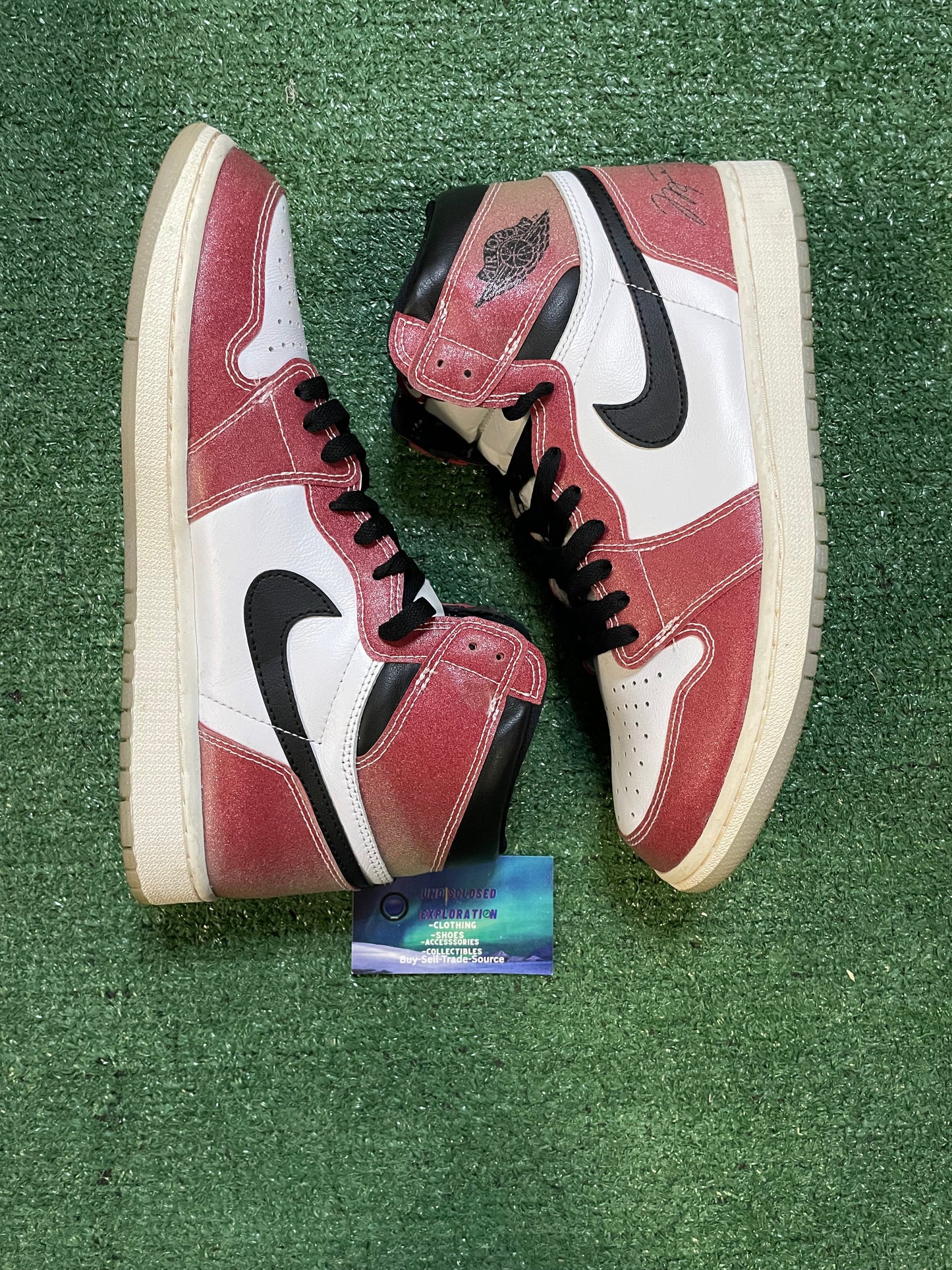 Air Jordan 1 high trophy room size 10.5men/12women