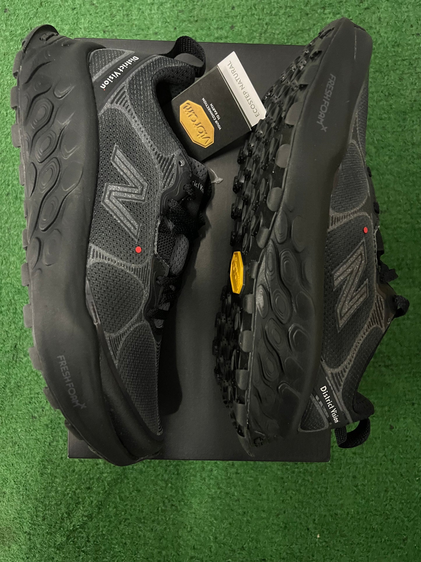 District vision X New Balance fresh foam hiero v8 trail