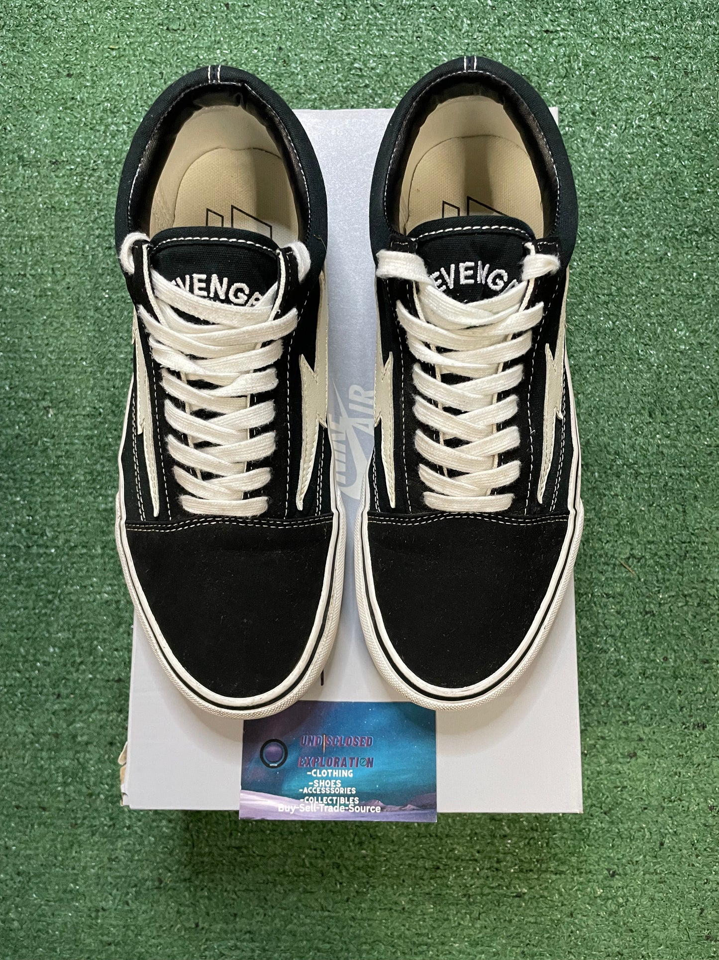 Revenge Storm black & white size 8men/9.5women