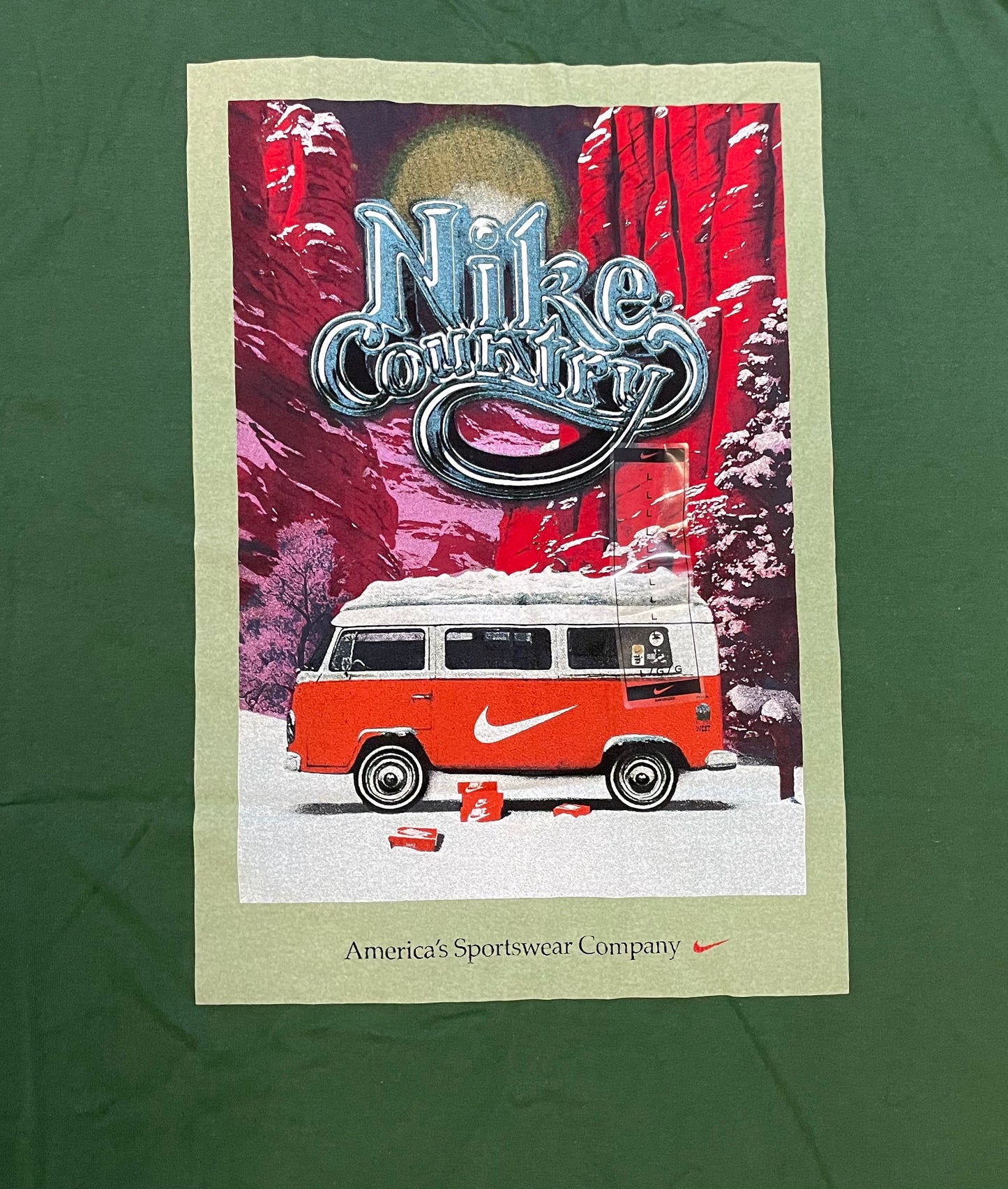 Nike sportswear America company van tee