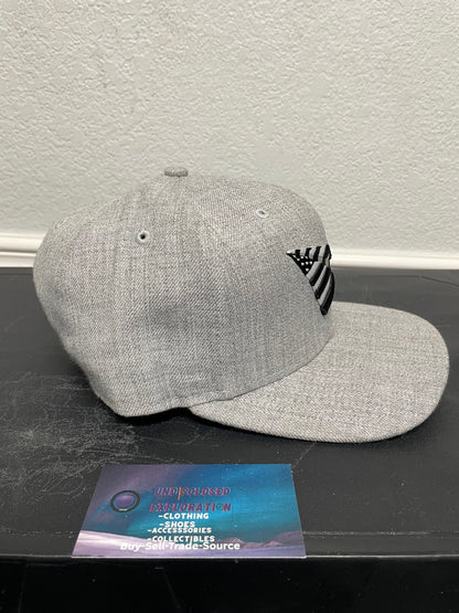 Grey paper planes hat