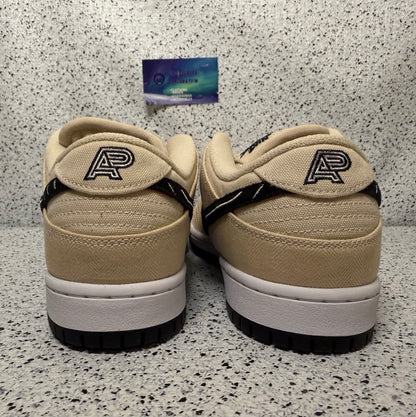 Nike Dunk SB Low Albino and Preto