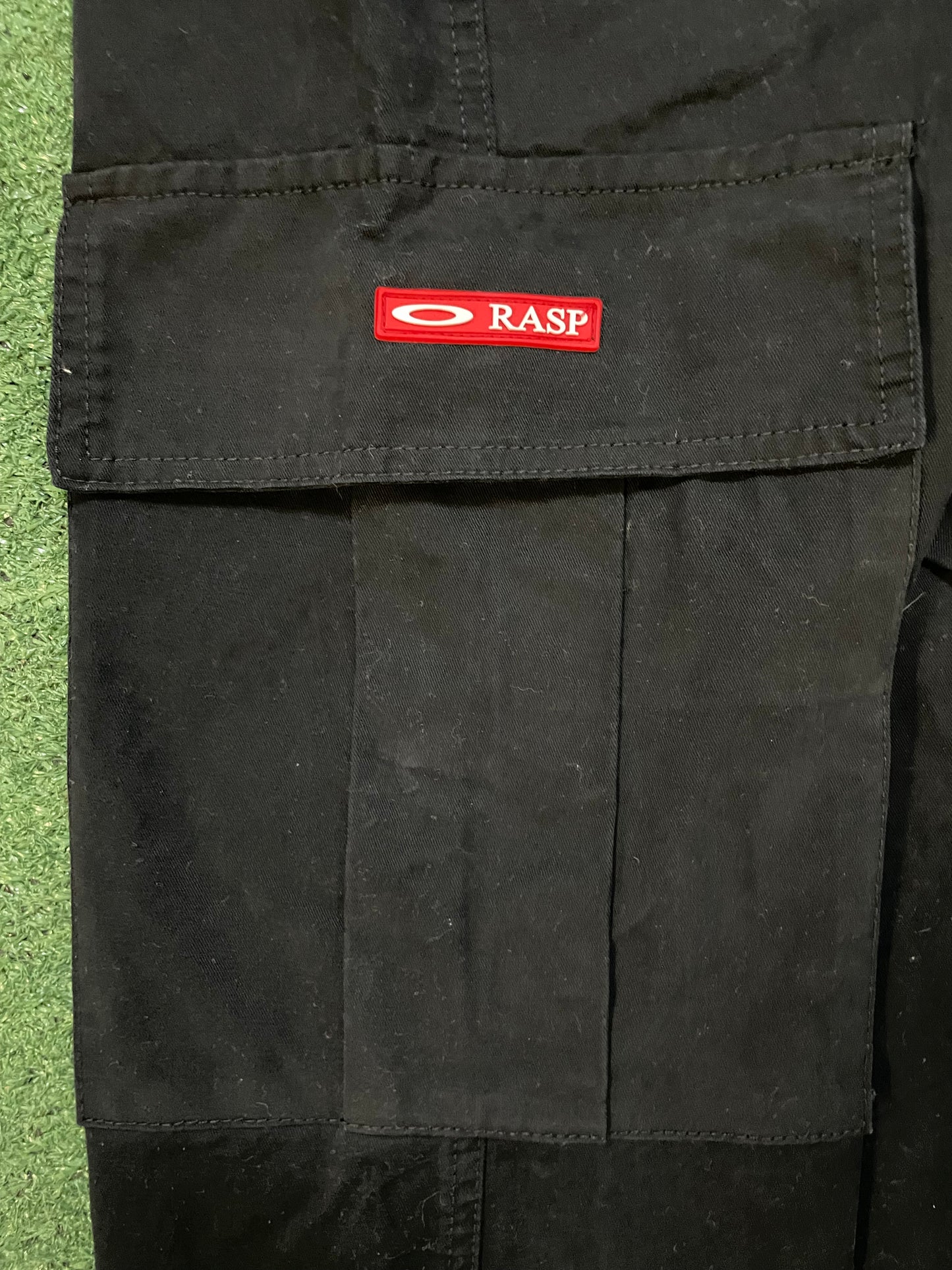 GV Gallery raspberry hills samurai cargos